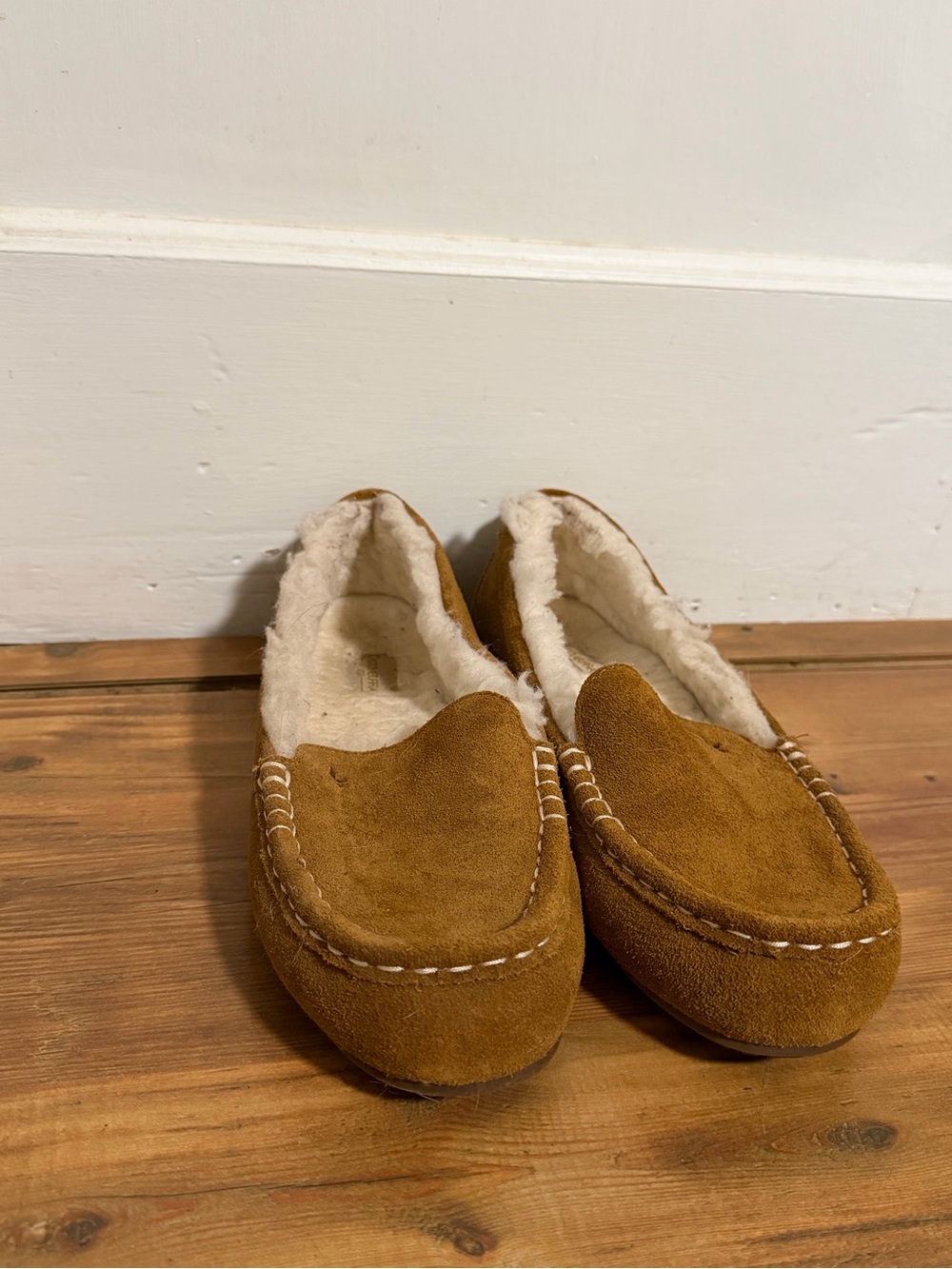Women’s Koolaburra Tan Fleece-Lined Moccasin Slippers